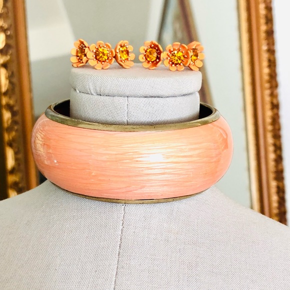 Vintage Mod Flower Earrings & Enamel Bracelet - Picture 6 of 15